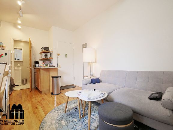 5th image of 647 Franklin Ave #1R