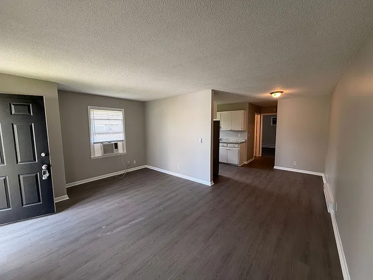 116 W Church St — Photo 3