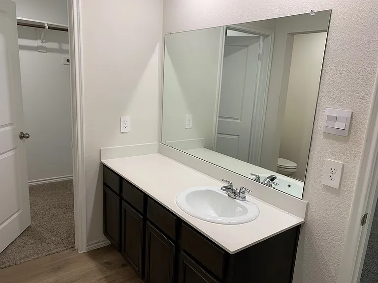 240 Boxwood Dr — Photo 11