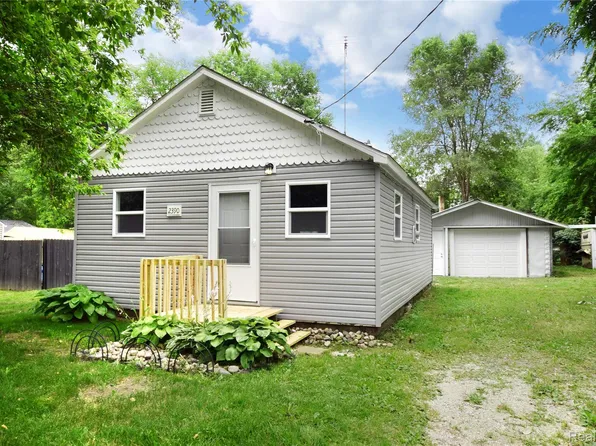 2390 E Boatfield Ave, Burton, MI 48529