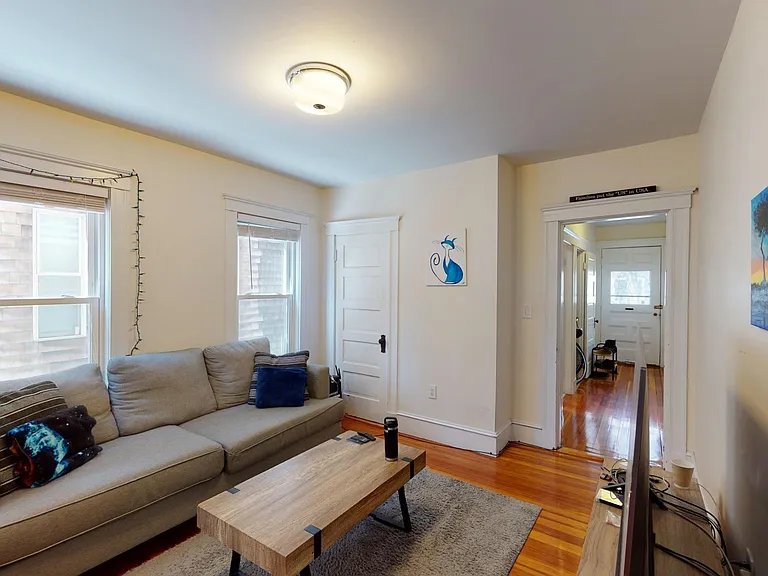 652 Green St — Photo 11