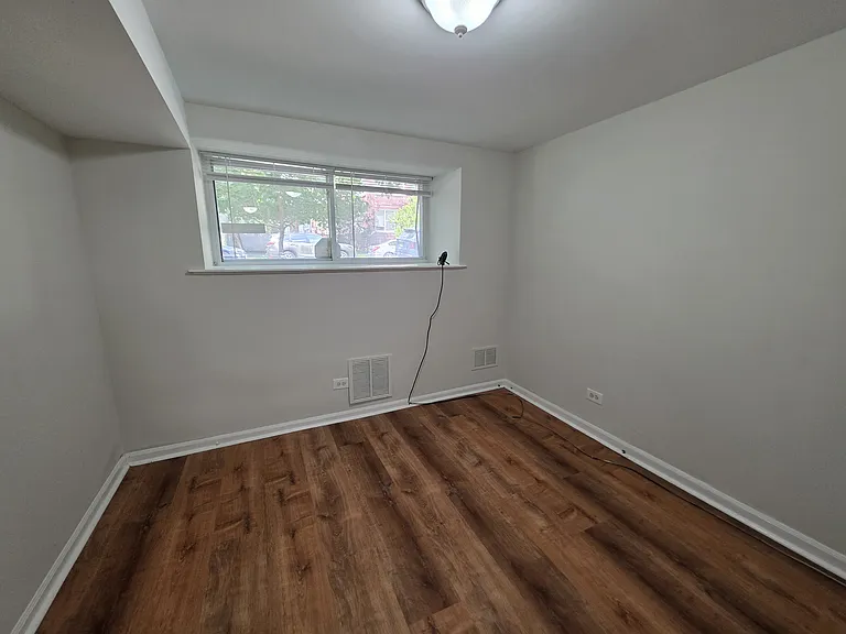 4451 N Albany Ave #G — Photo 6