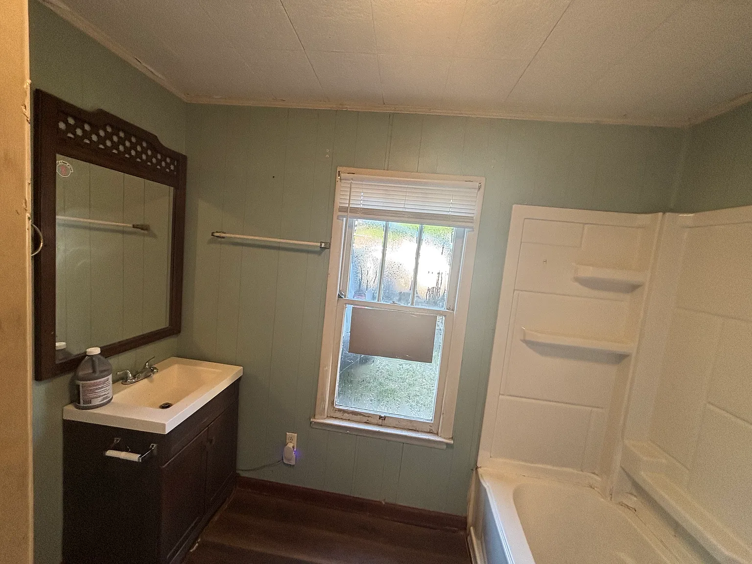 3 bed, 1250 sqft, $1,100 — Photo 3