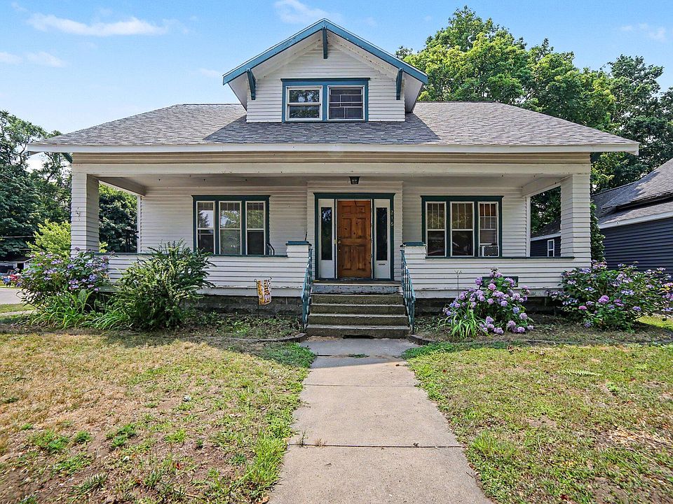 1st image of 216 E Danaher St