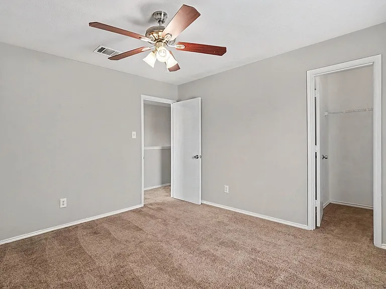 1733 Vineridge Ln — Photo 22