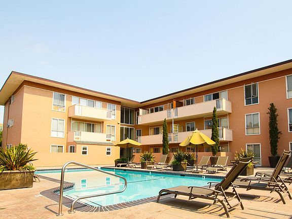 5th image of 1901 Garden Dr APT 106