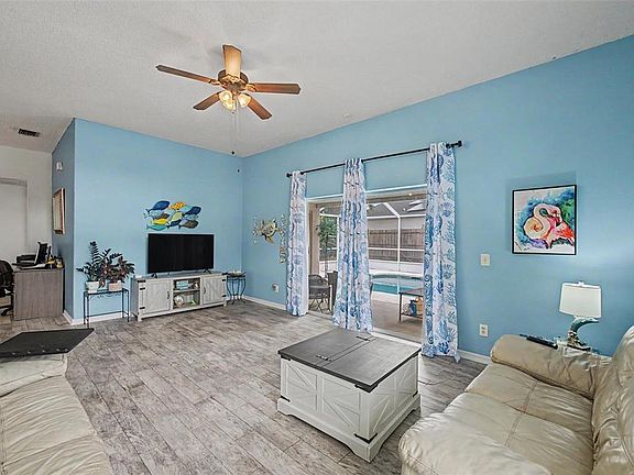 5th image of 655 Sand Ridge Dr