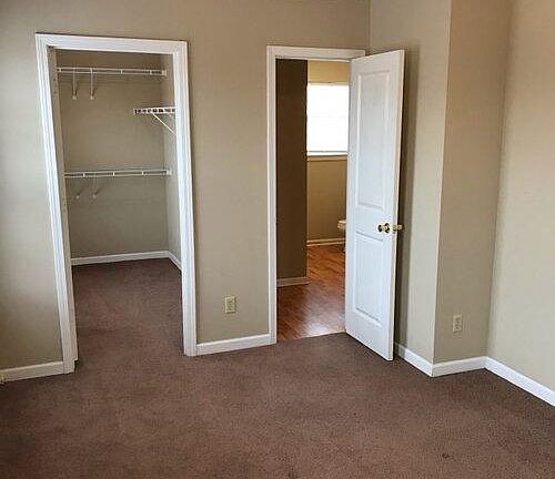 4th image of 1349 Saint Andrews Ln #1349