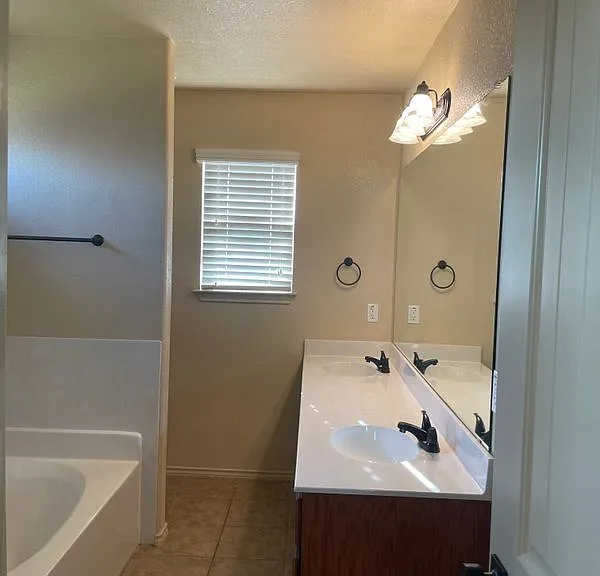 2804 Hector Dr — Photo 12