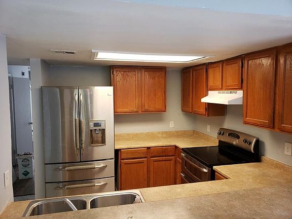 3rd image of 5885 Tullis Dr