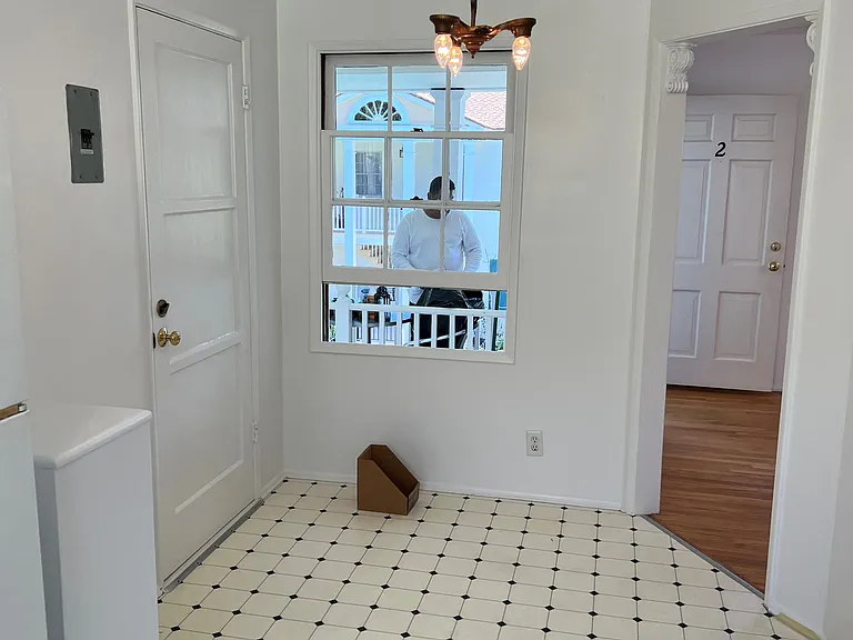 330 N Gardner St #3 — Photo 10