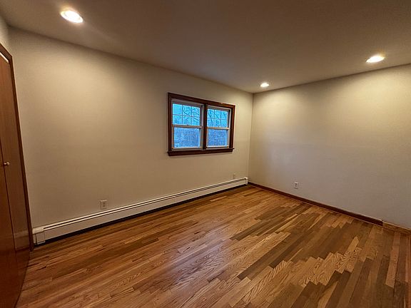 5th image of 239 Mountain Way Floor 2