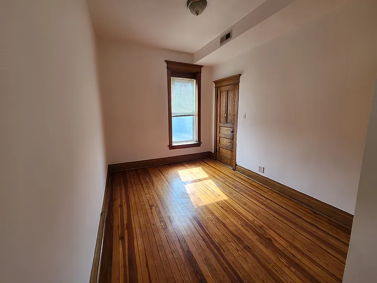 2404 W Superior St #3E — Photo 16