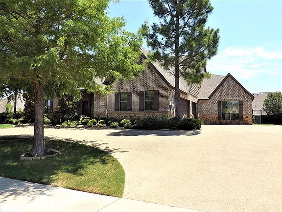 2nd image of 8205 Sawgrass Ln