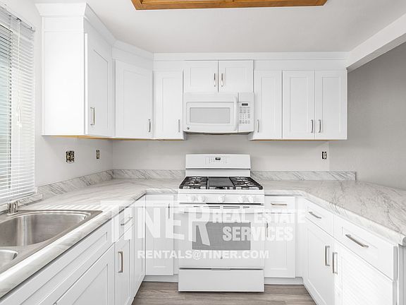 3rd image of 162 Saginaw Cir