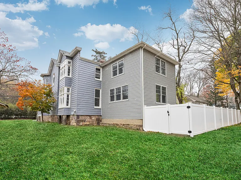 684 Closter Dock Rd — Photo 33