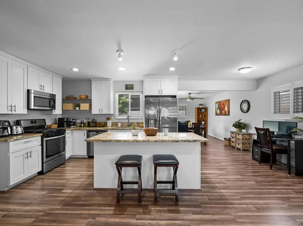 9181 Bloomdale St, Santee, CA 92071