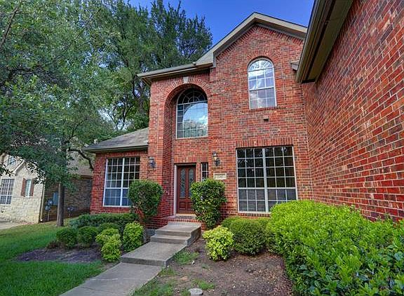 4th image of 2747 Lake Forest Dr