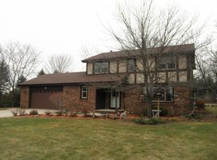 N1678 Prairie View Dr, Greenville, WI 54942