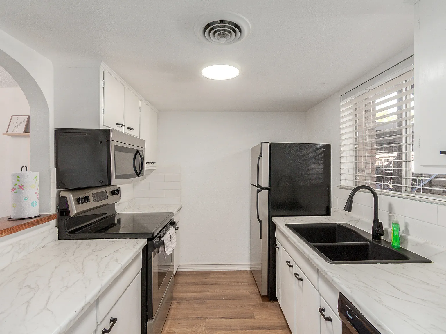 2 bed, 1120 sqft, $1,775 — Photo 3