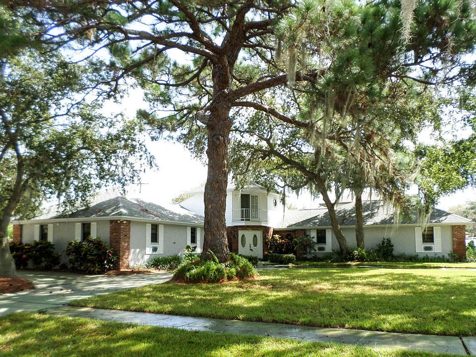 1st image of 885 Lakewood Cir