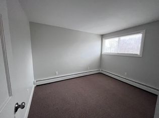 86 Church St APT 4, Rochester, NH 03839