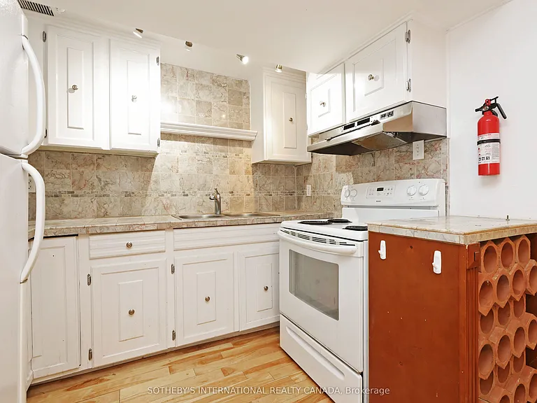 212 Glebemount Ave #LOWER — Photo 12
