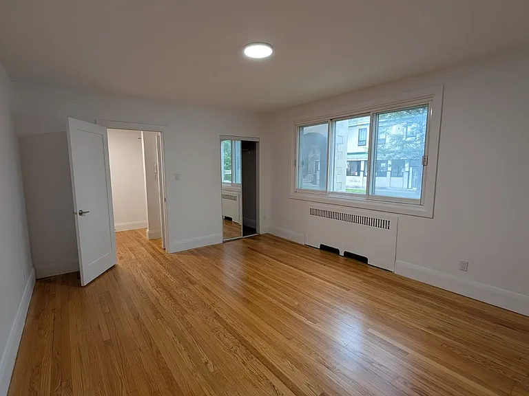 324 Laurier Ave E #MAIN — Photo 14