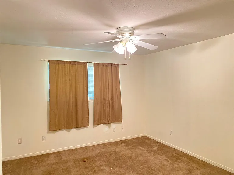 2733 Davis Ave — Photo 23