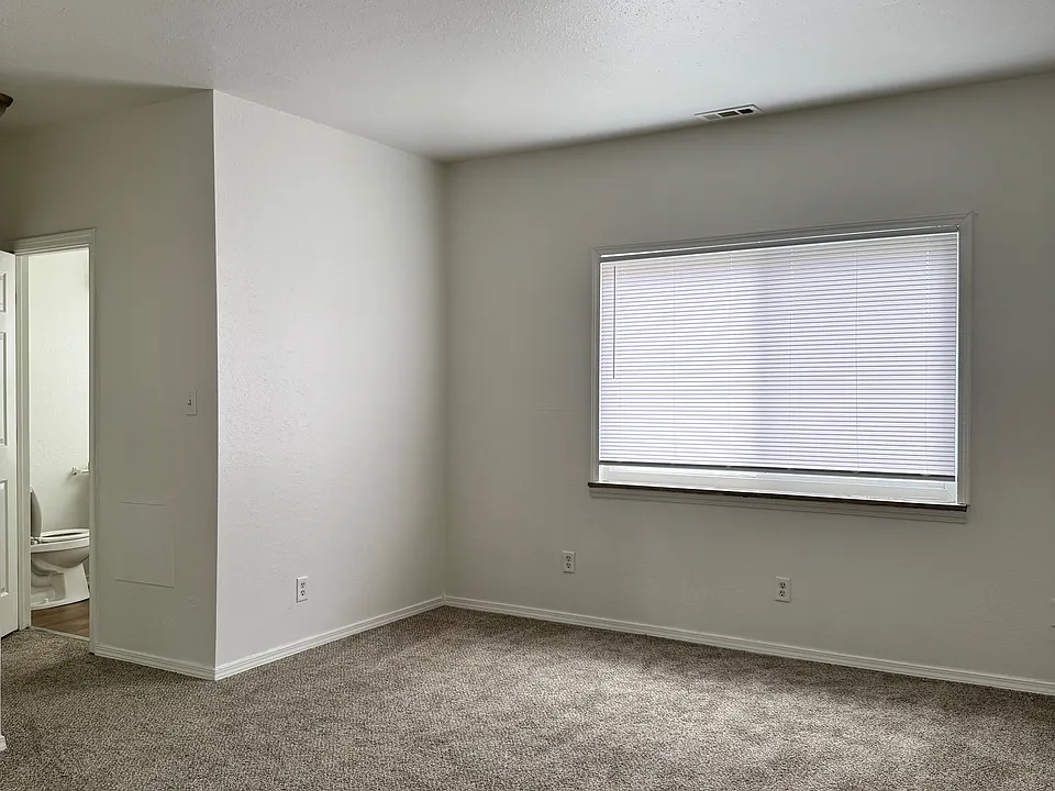 407 Lincoln Way W #2