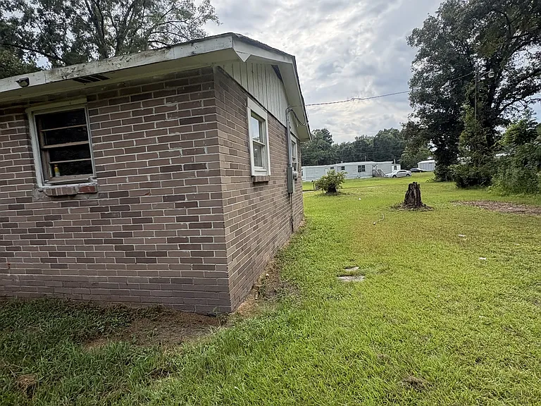 216 Bonita Ln — Photo 6