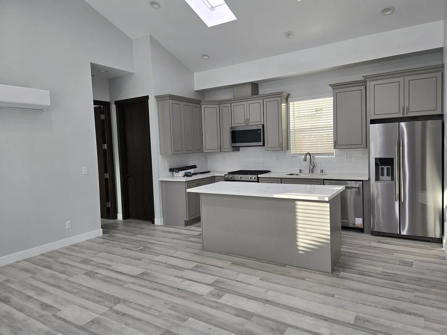 2BR/2BA New Construction in North Torrance — Photo 2