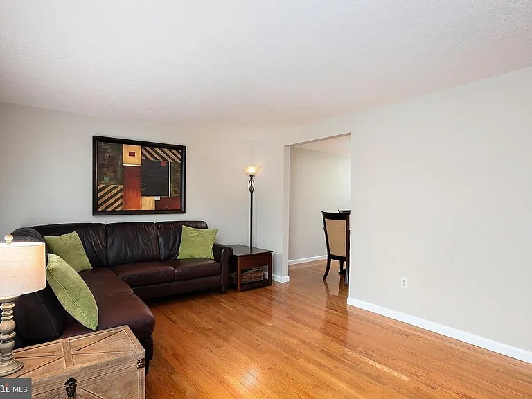 6660 Farbell Row — Photo 7