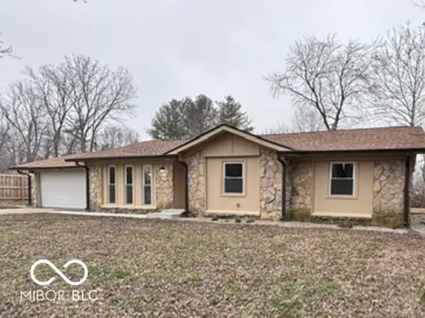 229 Hillendale Dr, Greenwood, IN 46142