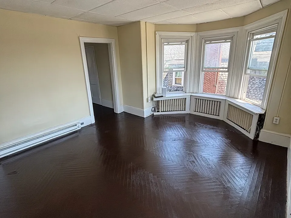 811 W Main St #5