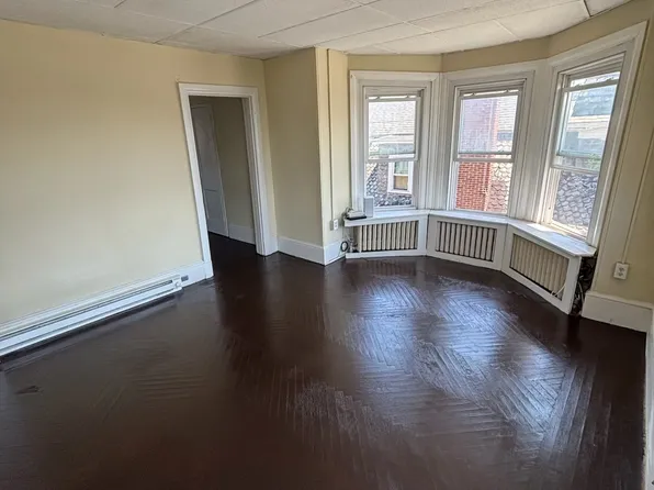 811 W Main St APT 5, Norristown, PA 19401
