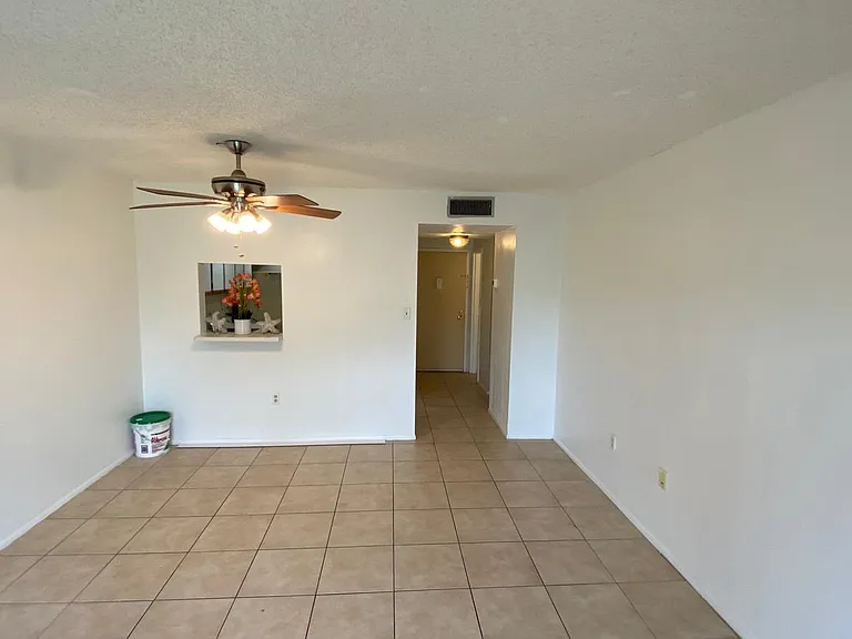 4304 NW 9th Ave #3-3B-3B3 — Photo 7