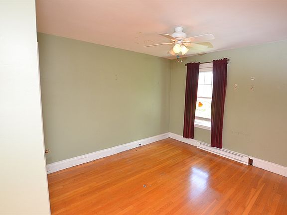 4th image of 275 Neck St Unit A3