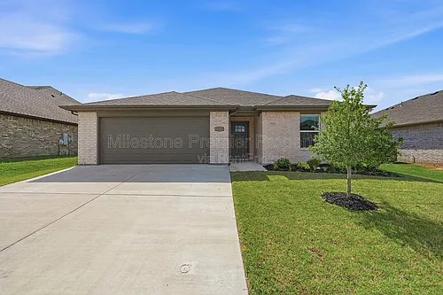 1819 Boxwood Dr Photo 1