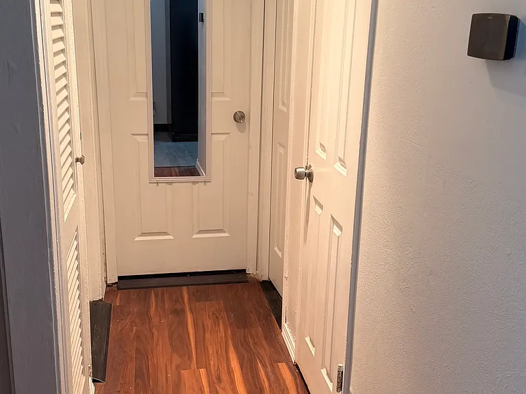 Hallway to bedrooms