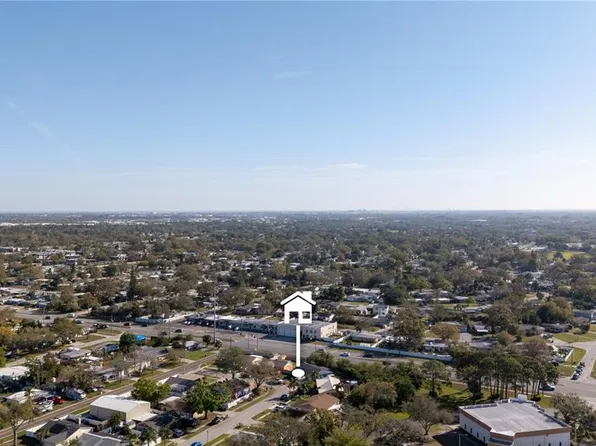 8918 Country Square Dr, Seminole, FL 33777