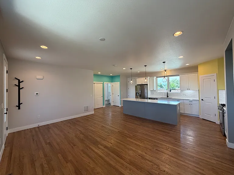 2527 W Wesley Ave — Photo 20