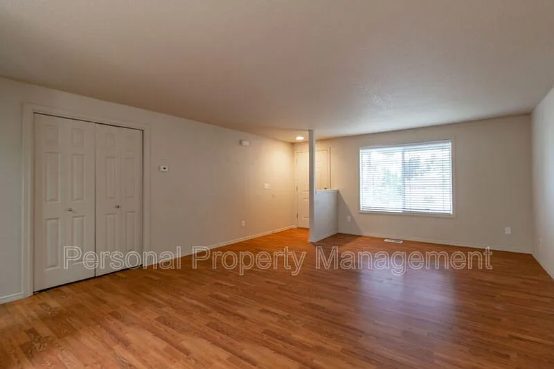 3 bed, 2.5 bath, 1891 sqft, $2,395 — Photo 3
