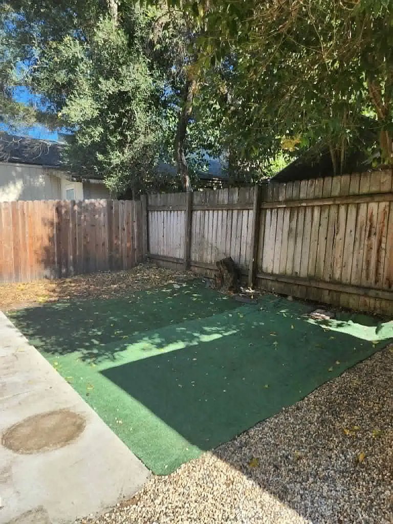 Private 2 Bed 1 Bath updated home in Triplex — Photo 3