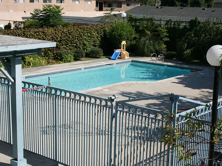 3418 W Orange Ave #304 — Photo 2