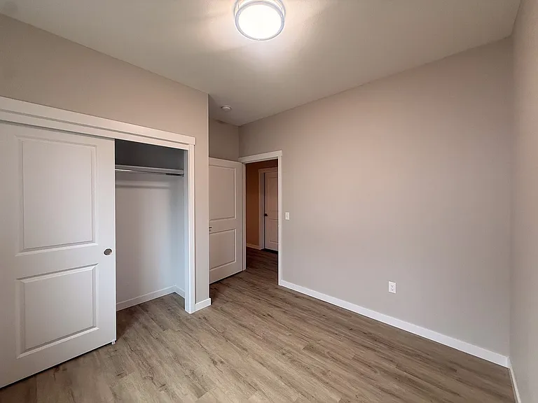 5534-5564 Skyline Rd S — Photo 144