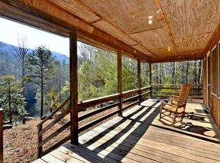 324 Camp Flintlock Rd, Zirconia, NC 28790