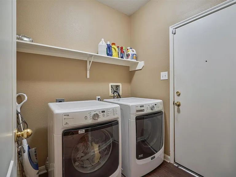 6214 Channelbrook Ln — Photo 26
