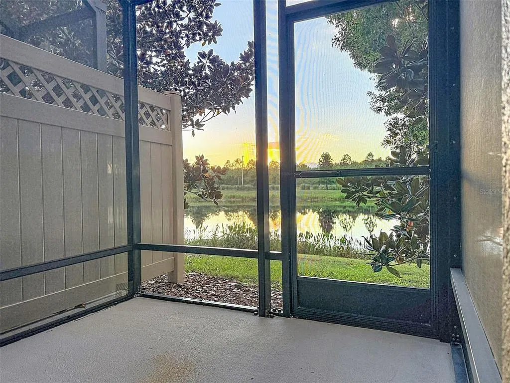 3 bed, 2.5 bath, 1637 sqft, $2,500 — Photo 3