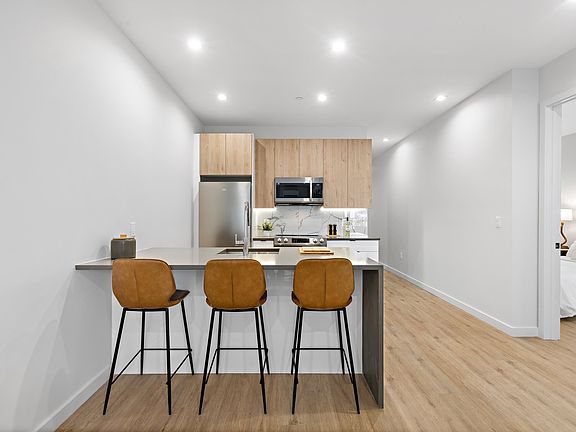 5th image of 311 Pine St APT 603